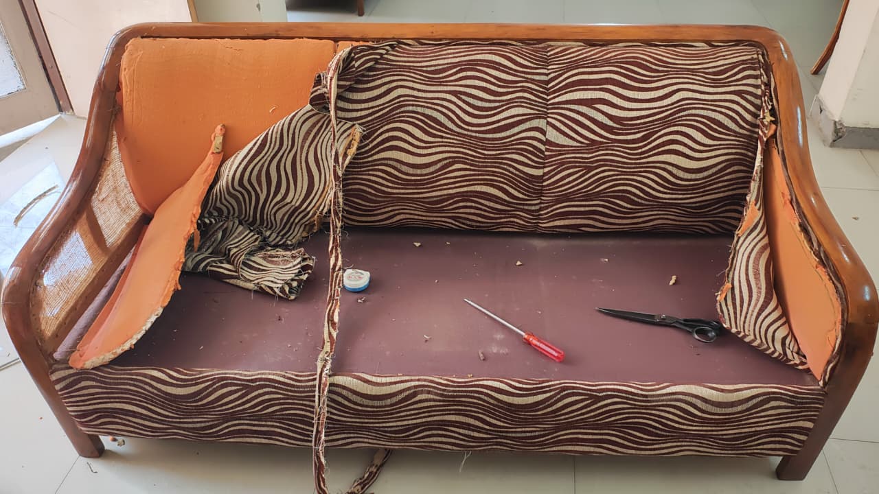 Sofa Complete Makeover - Delhi – sofa repair in South Delhi (before)